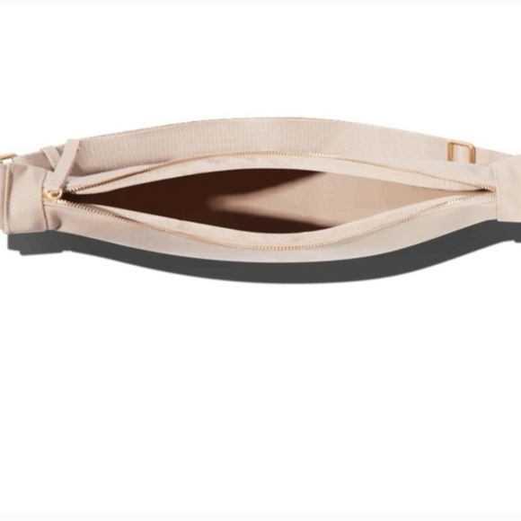 NWT JULY The Everyday Crescent Bag - Picture 4 of 10